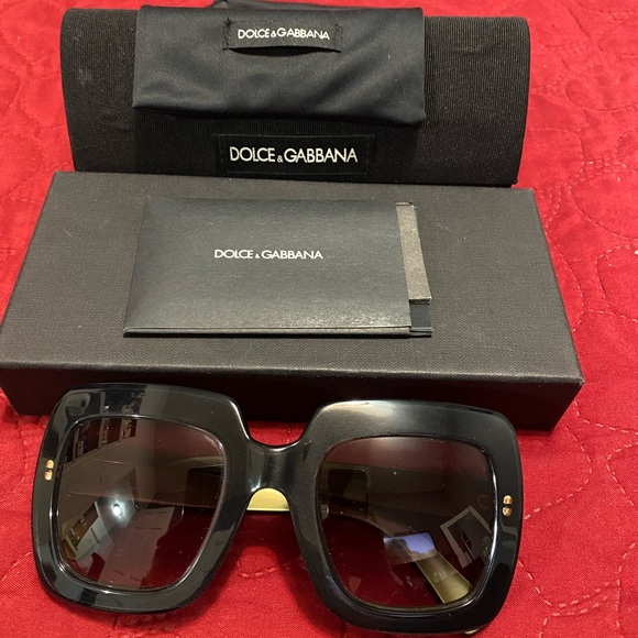 Sunglasses - Picture 3 of 8